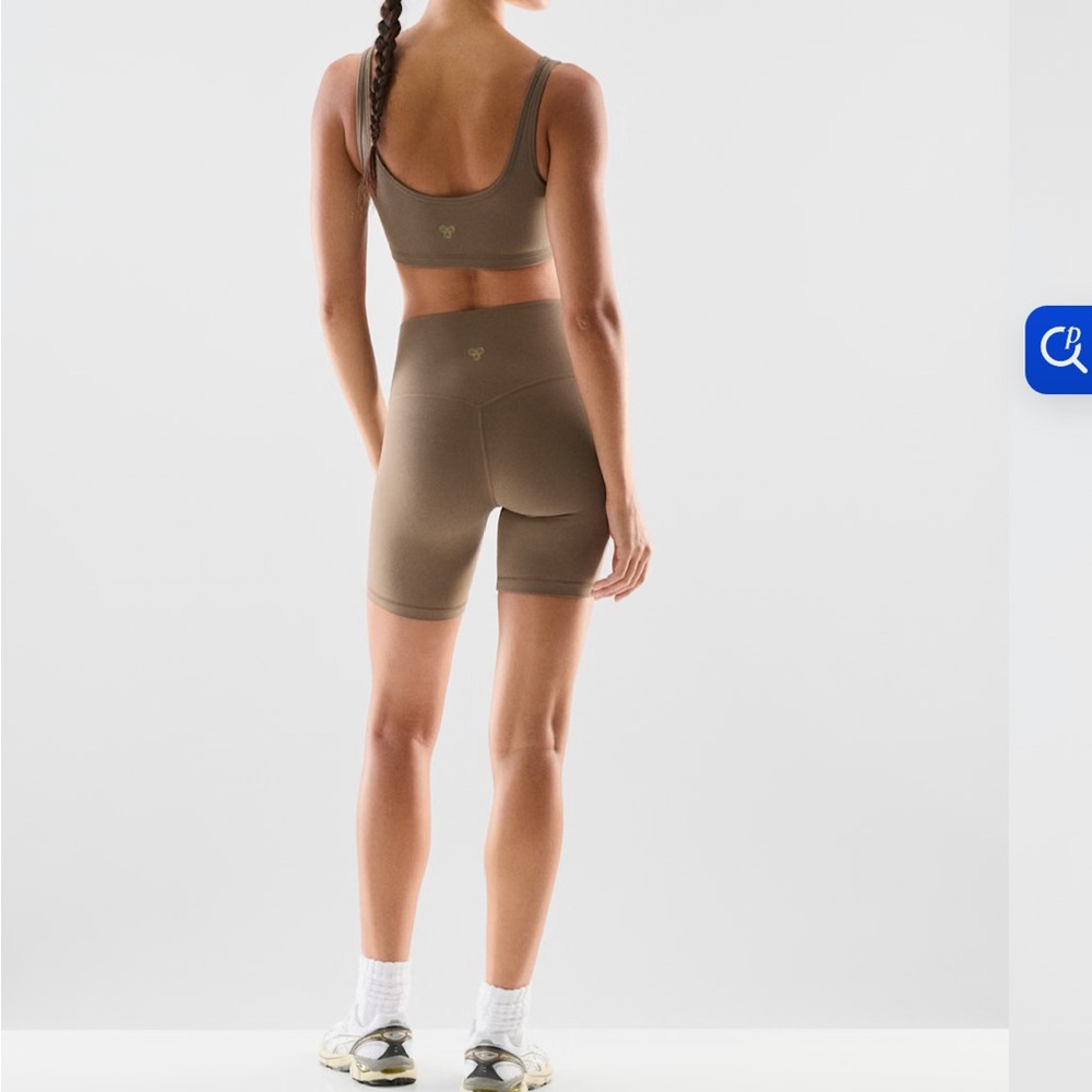 Aritzia Women's Bike Shorts